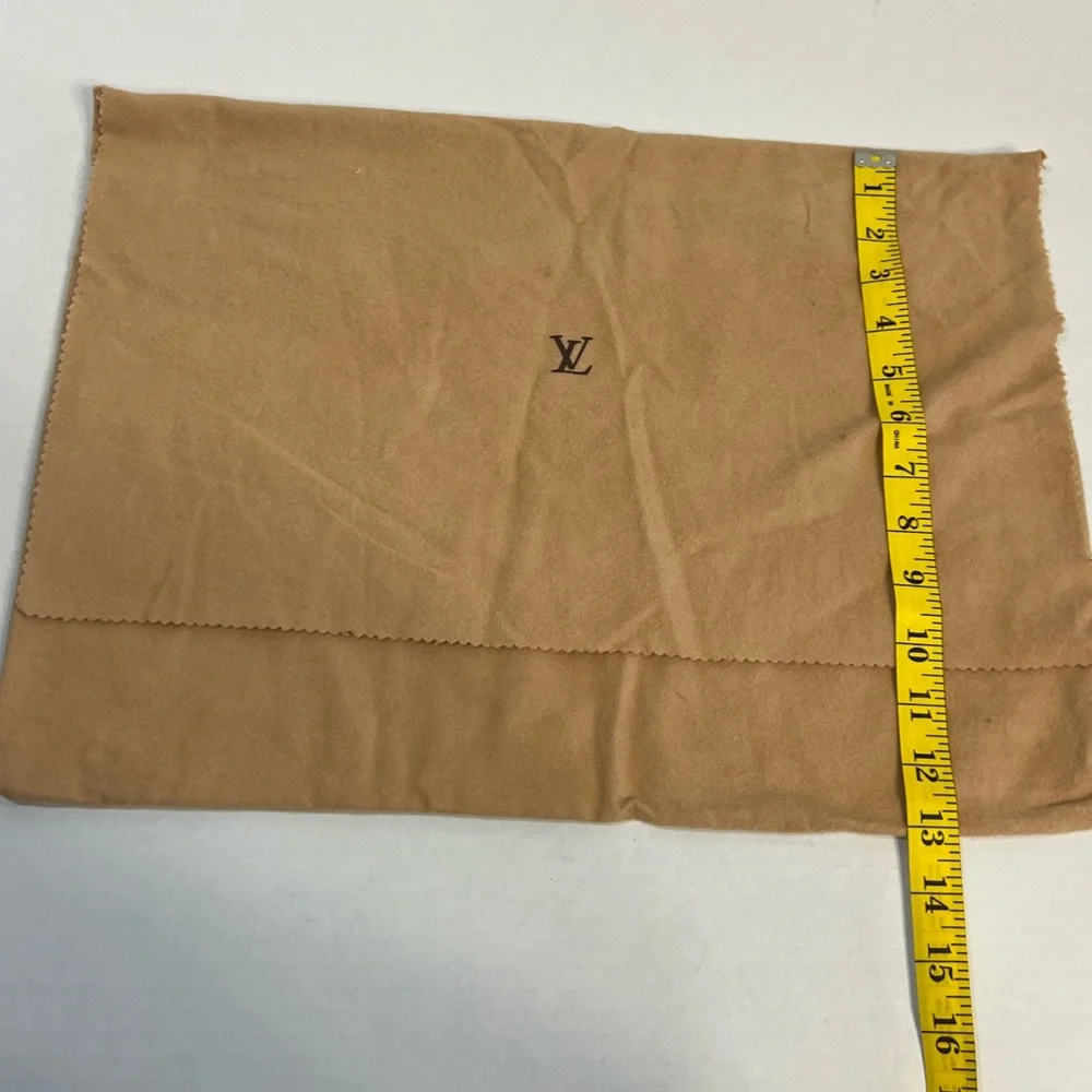 Louis Vuitton dust bag 13 x‎ 18